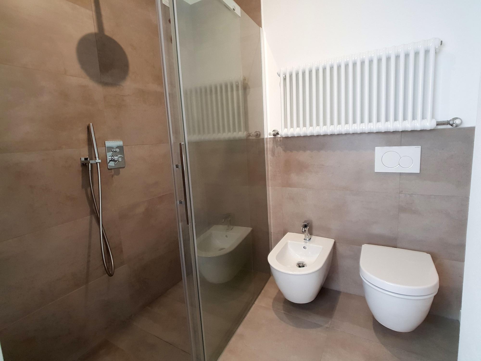 Design Central Apartment Бергамо Екстериор снимка
