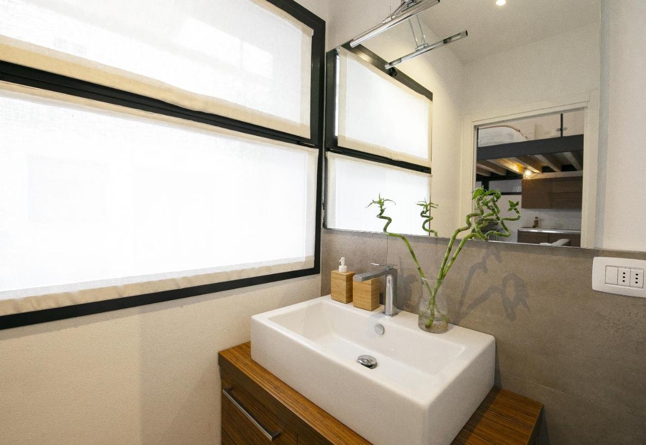 Design Central Apartment Бергамо Екстериор снимка