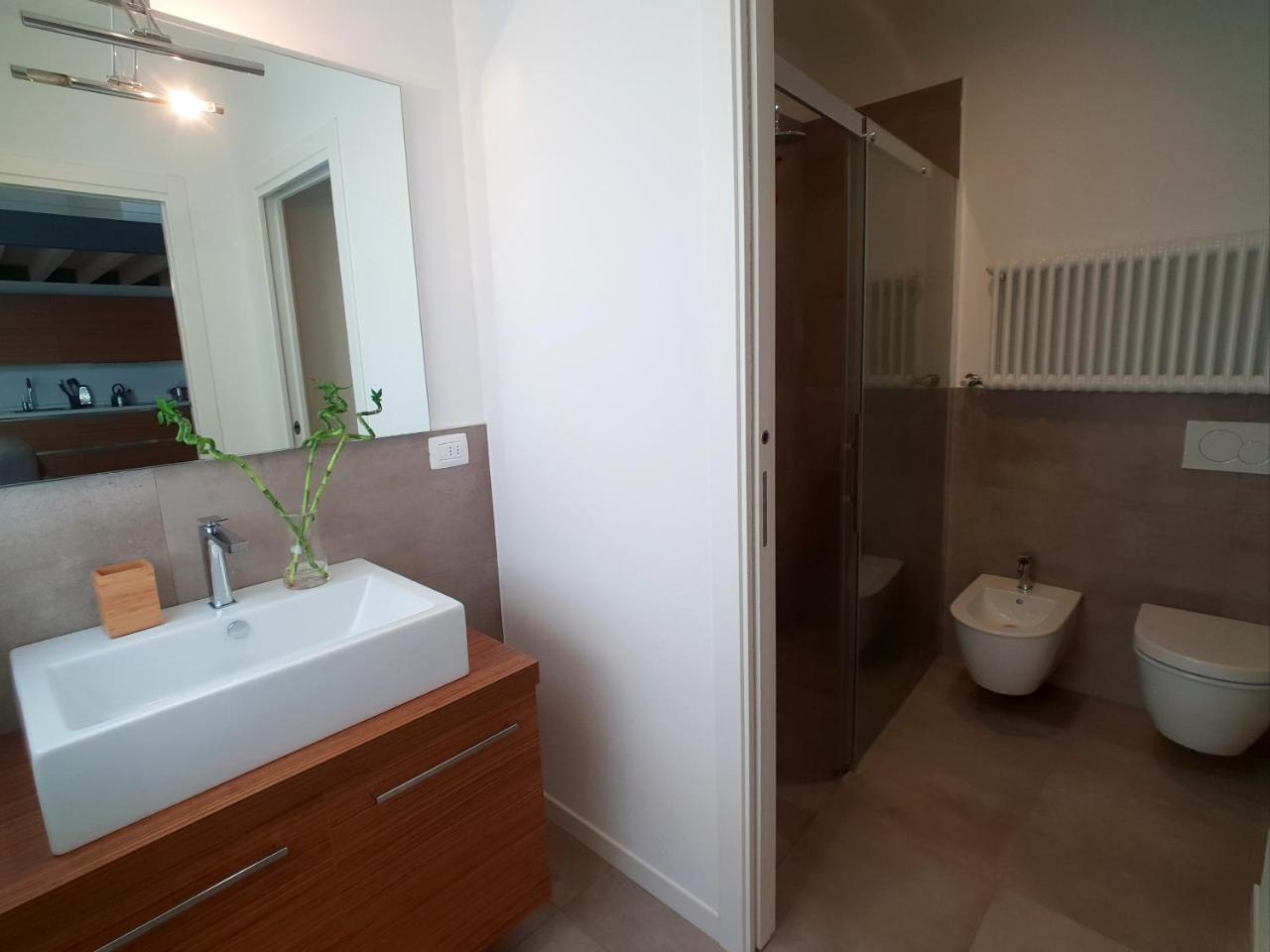 Design Central Apartment Бергамо Екстериор снимка